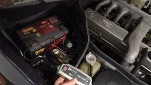 Jak dbać o akumulator, by nie sprawiał problemów zimą?