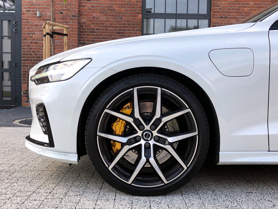 Volvo S60 T8 Polestar Engineered