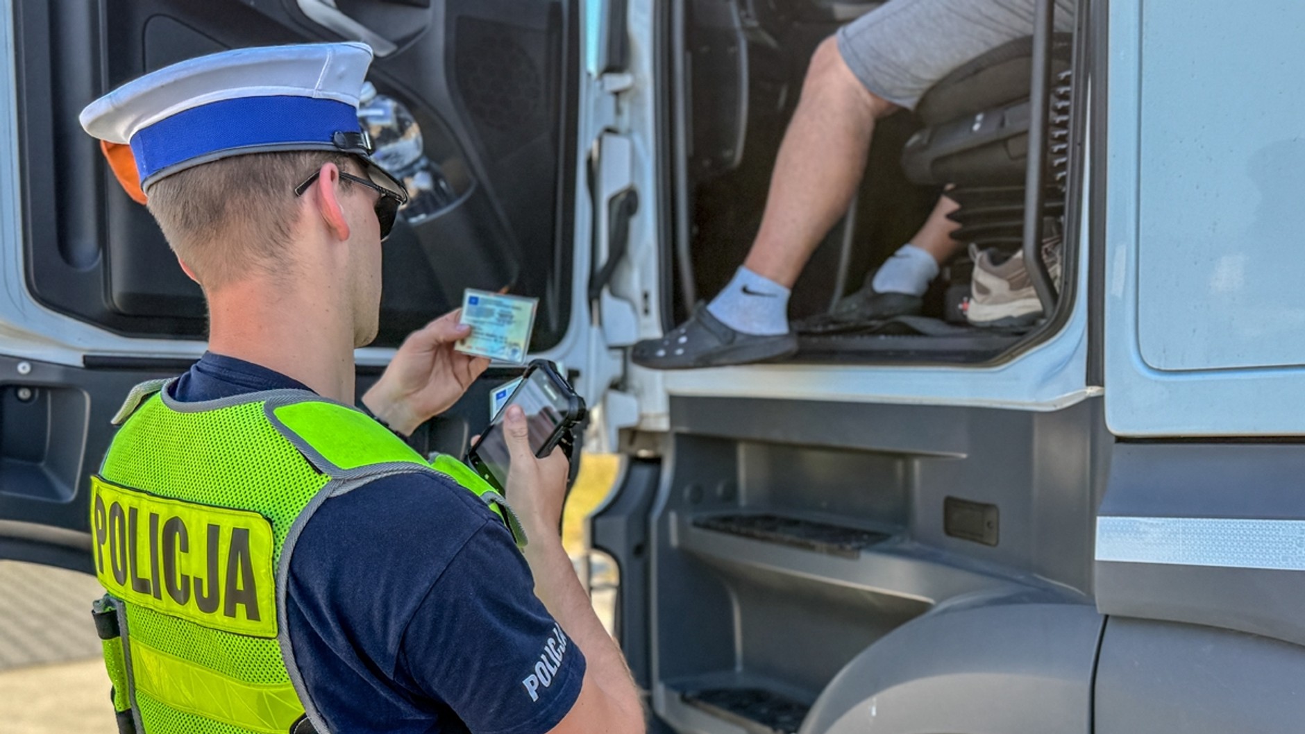 Tak teraz policjanci łapią kierowców. Drony wzbiły się nad S3