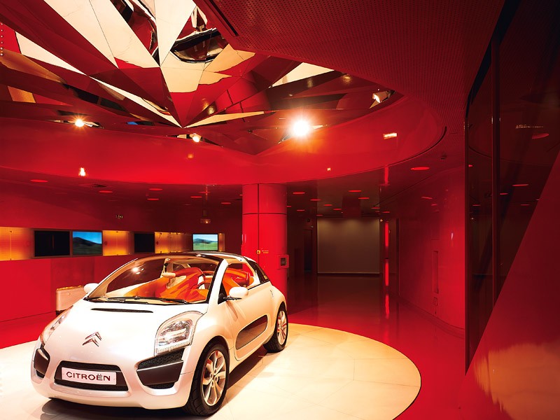 Citroen C42: nowy reprezentacyjny salon w Paryżu