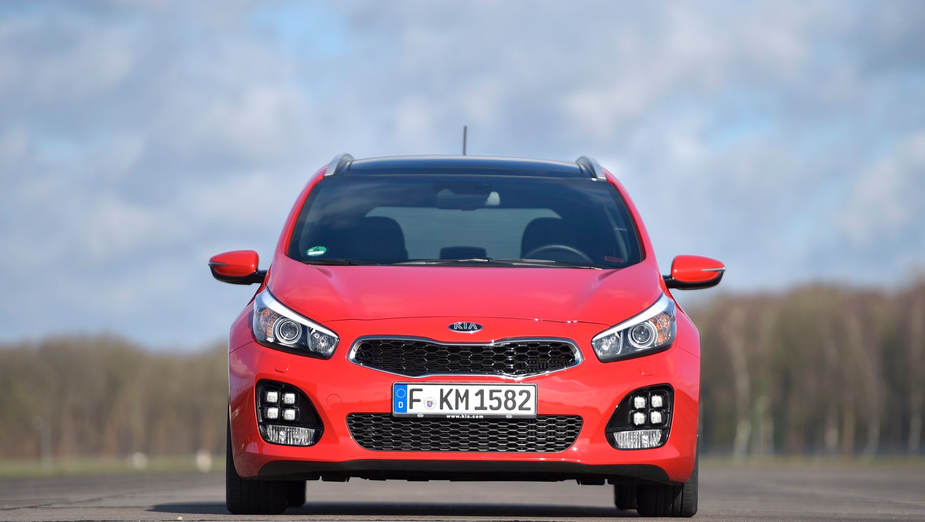 Uwodziciele rodzin - Kia cee'd SW, Opel Astra Sports Tourer, Peugeot 308 SW i Seat Leon ST