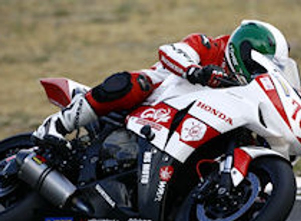 Motocykle: Grausam & Mańkowski Honda RT na podium