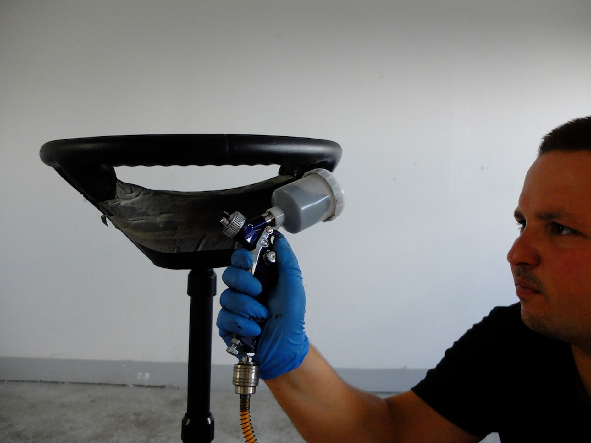 Odnawianie skórzanej kierownicy