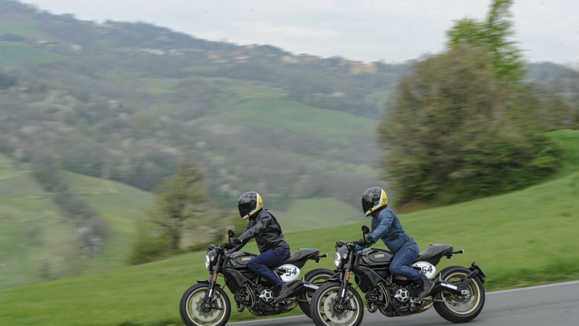 Scrambler Cafe Racer uwielbia takie wycieczki...