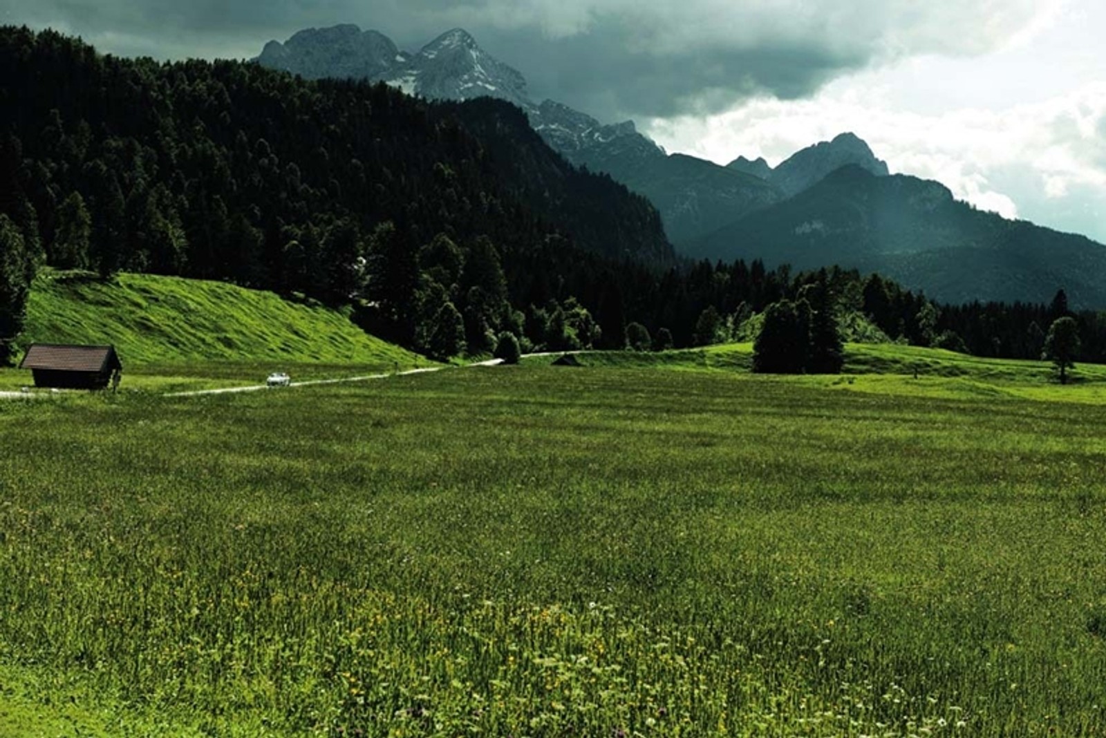 Piękne zdjęcia paskudnego Porsche