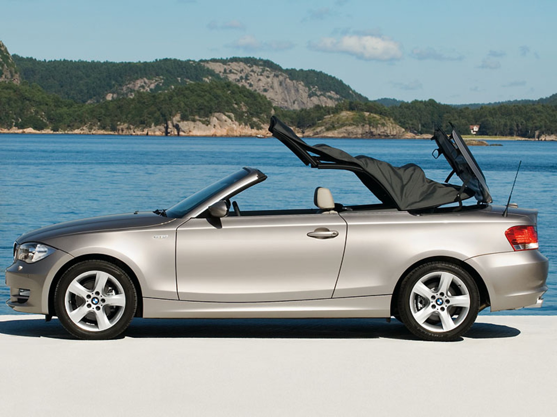 BMW 1 Cabrio: nowe fotografie i oficjalne informacje