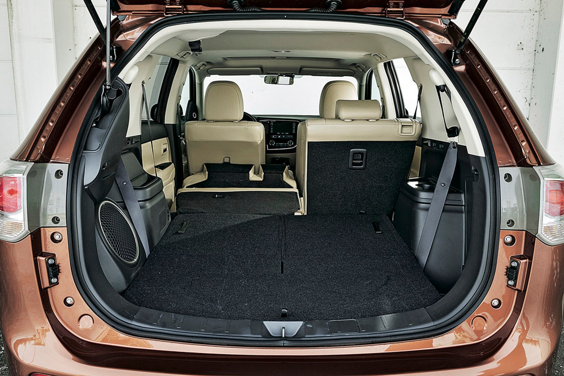 Mitsubishi Outlander kontra Kia Sorento i Hyundai Santa Fe: luksusowe diesle z napędem 4x4