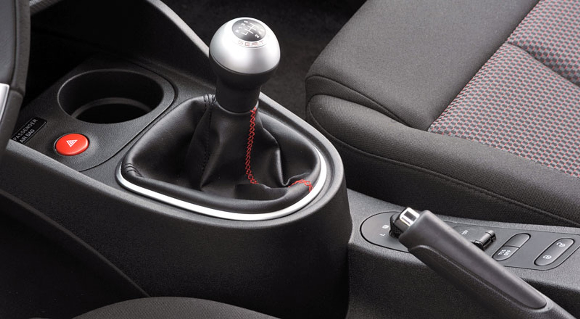 Seat Leon Linea R: kolejny usportowiony Leon