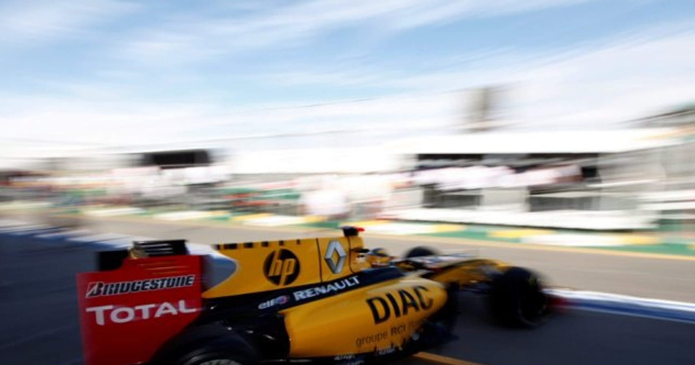 Grand Prix Australii 2010: zespół Renault zadowolony z treningów - cel pozostaje niezmienny