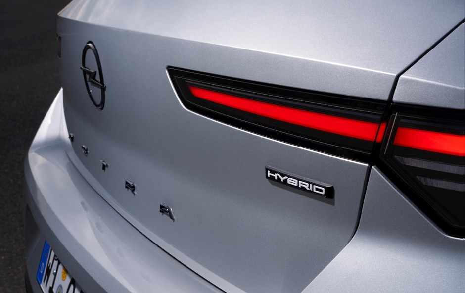 Opel Astra Hybrid