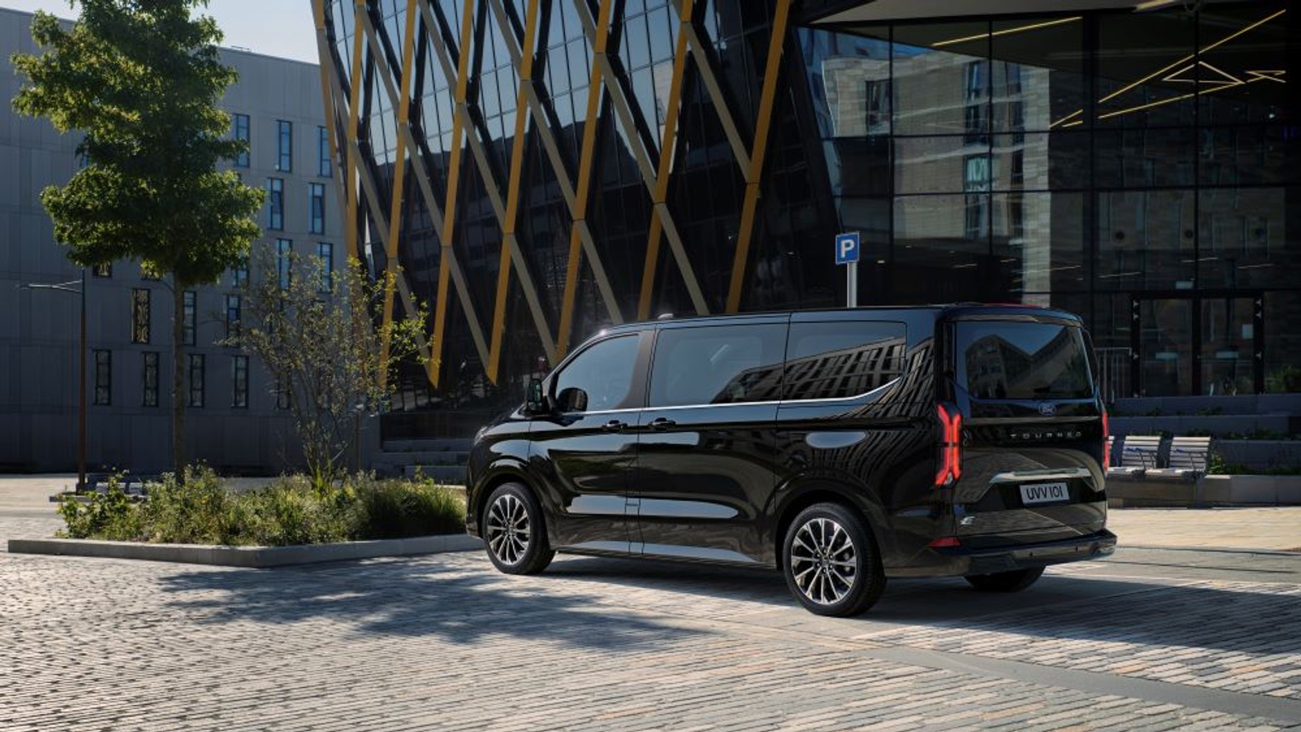 Ford E-Tourneo Custom