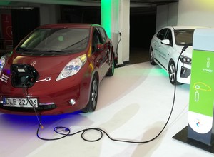 Wynajem aut elektrycznych – test w Warszawie