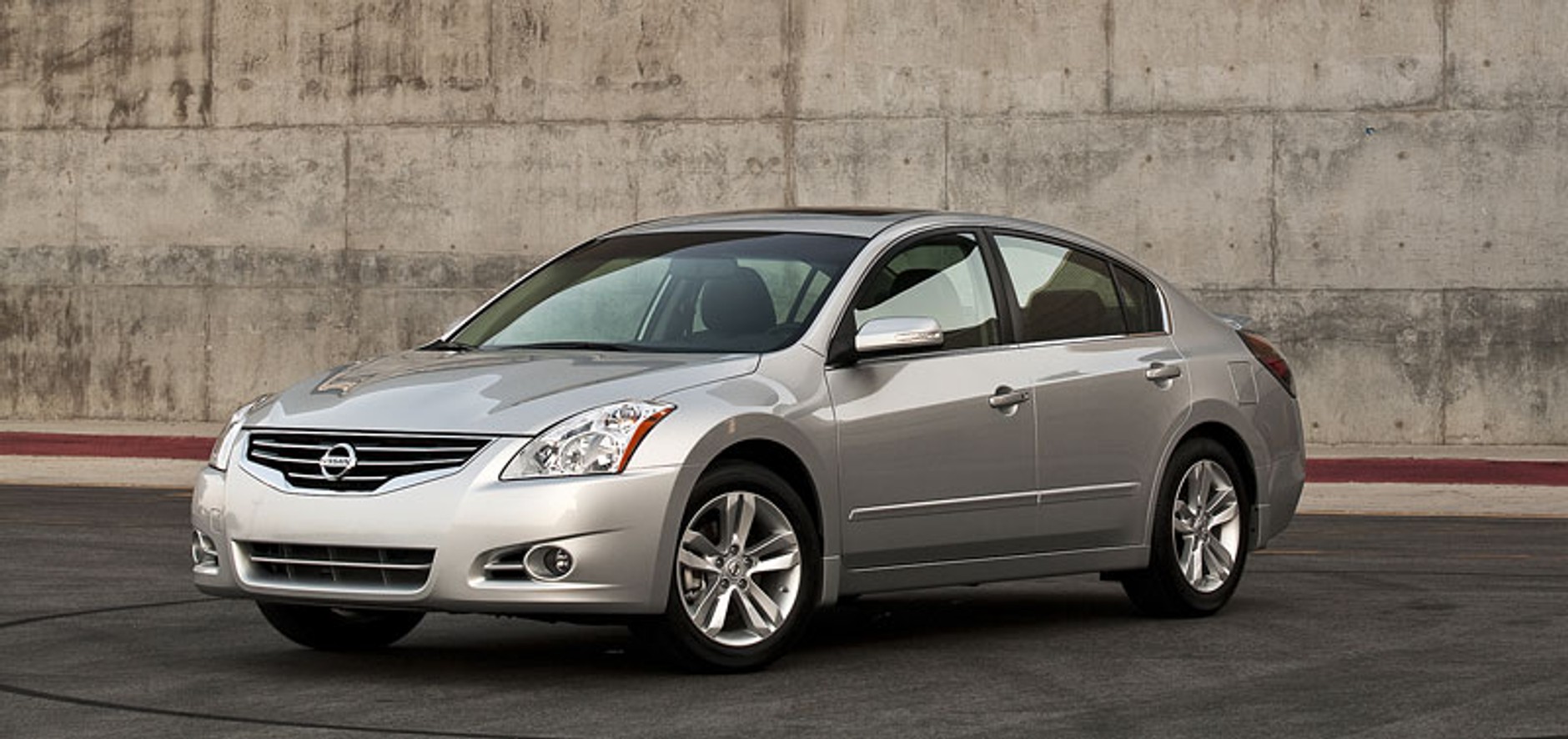 Nissan Altima 2010: amerykański facelifting na rok 2010