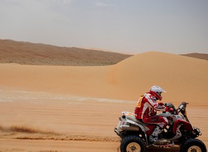 Abu Dhabi Desert Challenge 2010: Sonik holował lidera (4. etap)