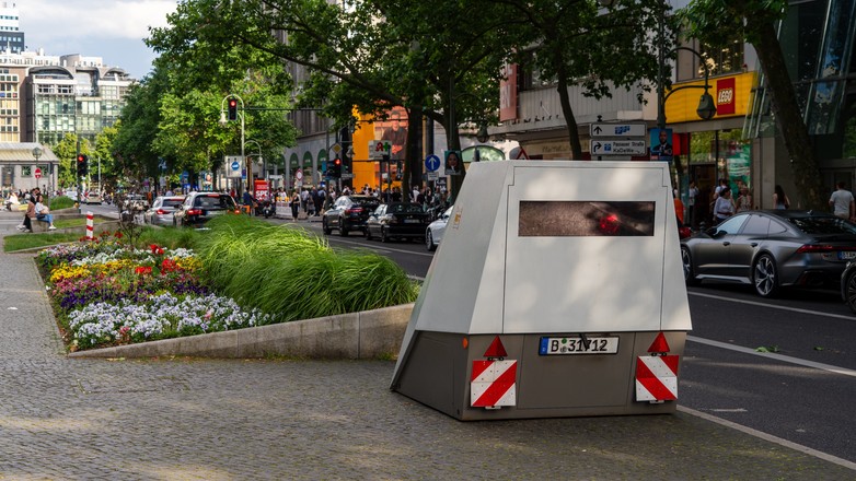 Fotoradar w Berlinie ukryty w "przyczepie"