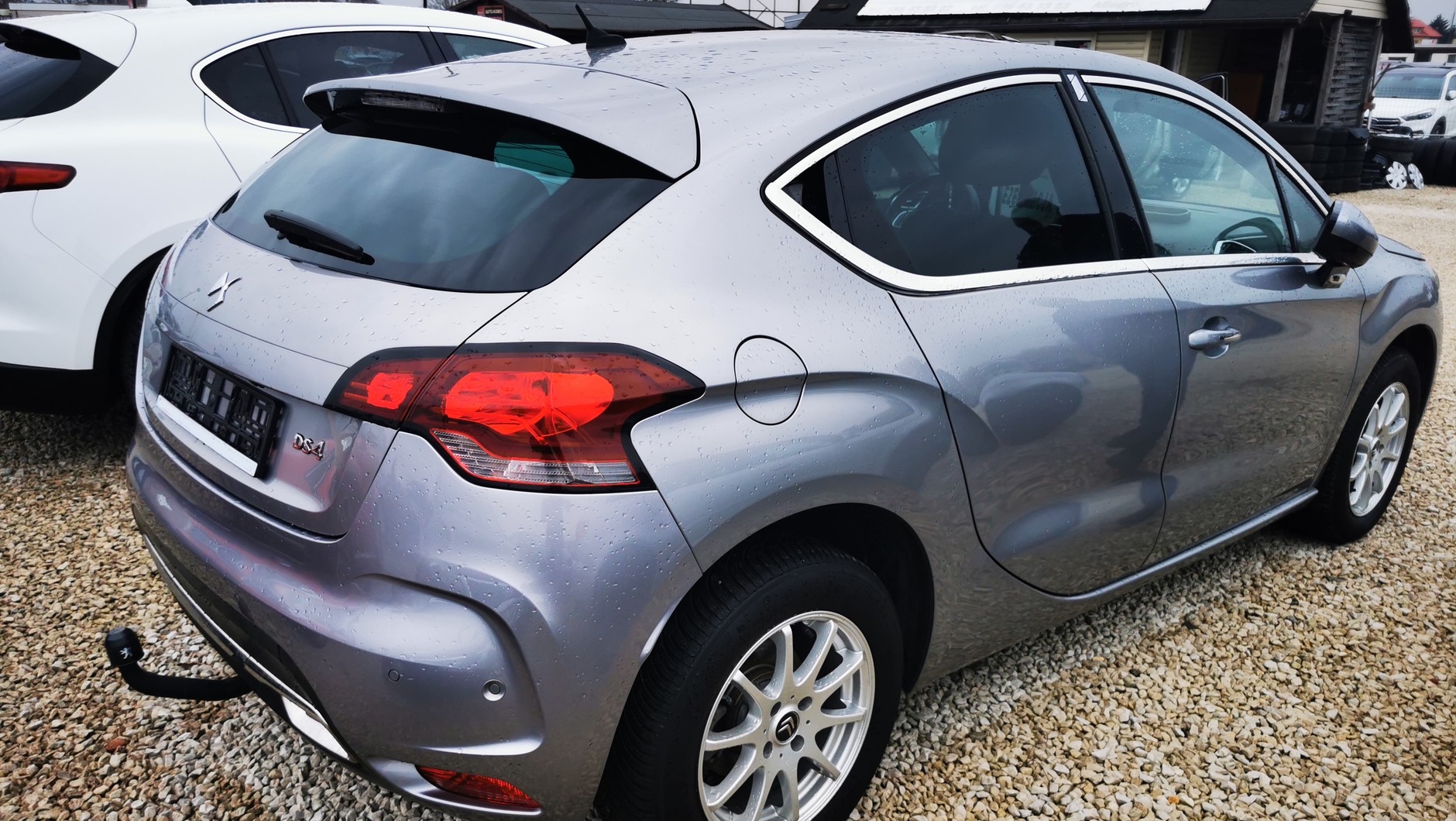 DS4 to auto aspirujące do segmentu premium. Egzemplarz z niewielkim przebiegiem i silnikiem Diesla