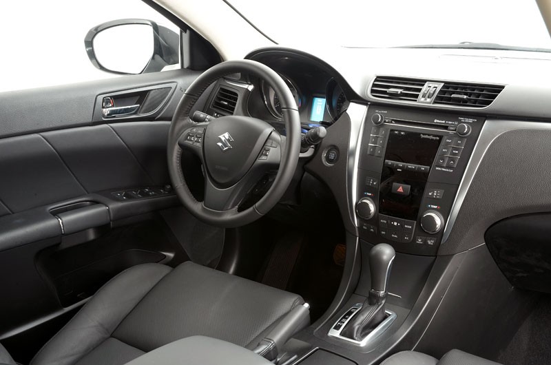 Tokio 2009:  Suzuki Kizashi będzie sprzedawane najpierw w Japonii