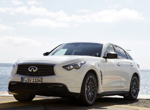 Infiniti FX Vettel Edition: pomysł mistrza