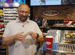 Auto Świat Pit Stop: Dlaczego zapłacimy więcej za ubezpieczenia i przejazdy taksówkami? Jak zapłacić mniej za kawę?