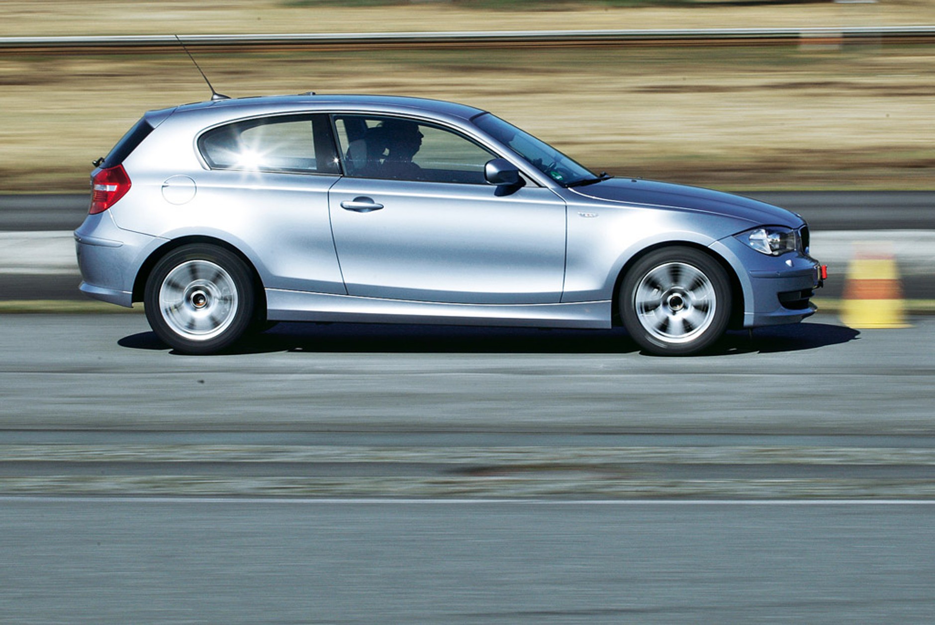 Czym ryzykujesz, kupując tanie opony?