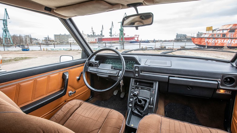 Polski Fiat 125p i FSO Polonez w wersji Long - przedłużane auta z FSO