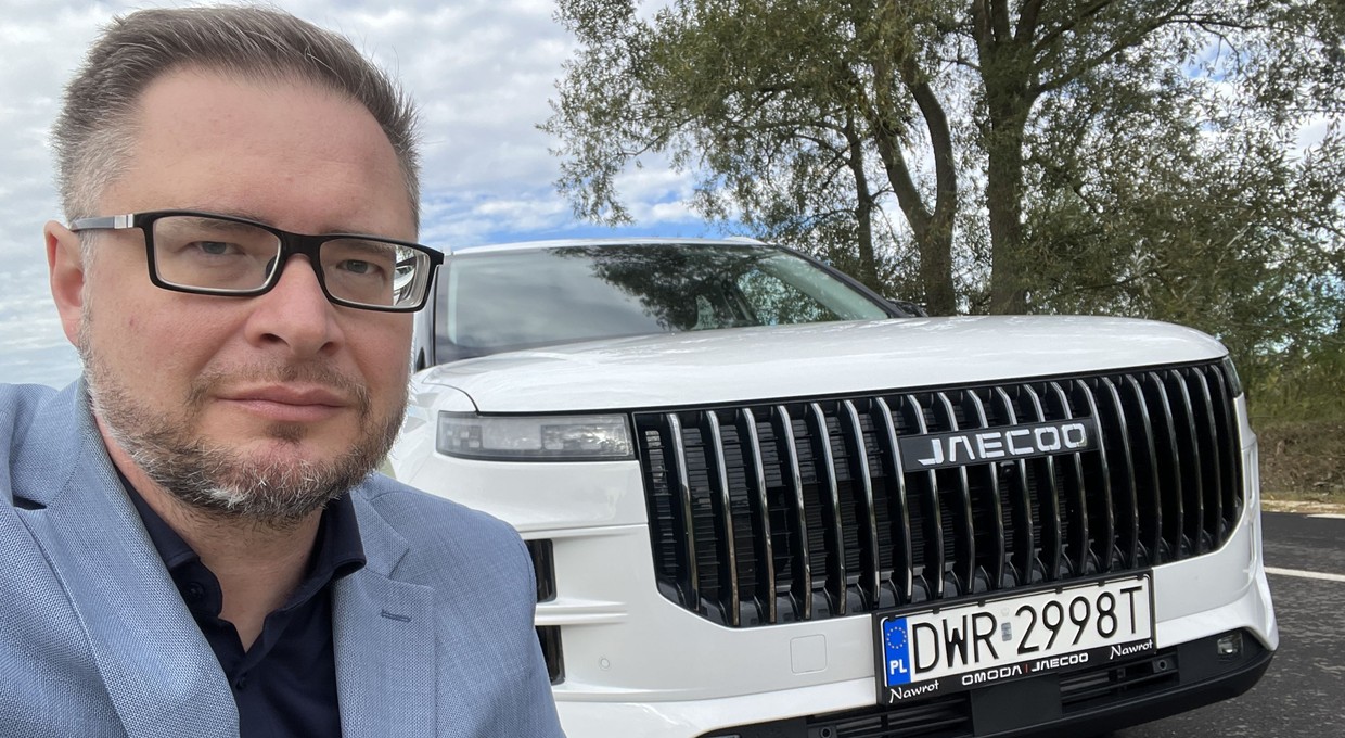 Jeździłem nowym chińskim spalinowym SUV-em. Jaecoo 7 ma fenomenalną cenę, a bez dopłaty coś z najdroższych limuzyn
