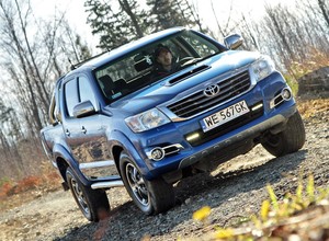 Adam Małysz testuje dla nas Toyotę Hilux
