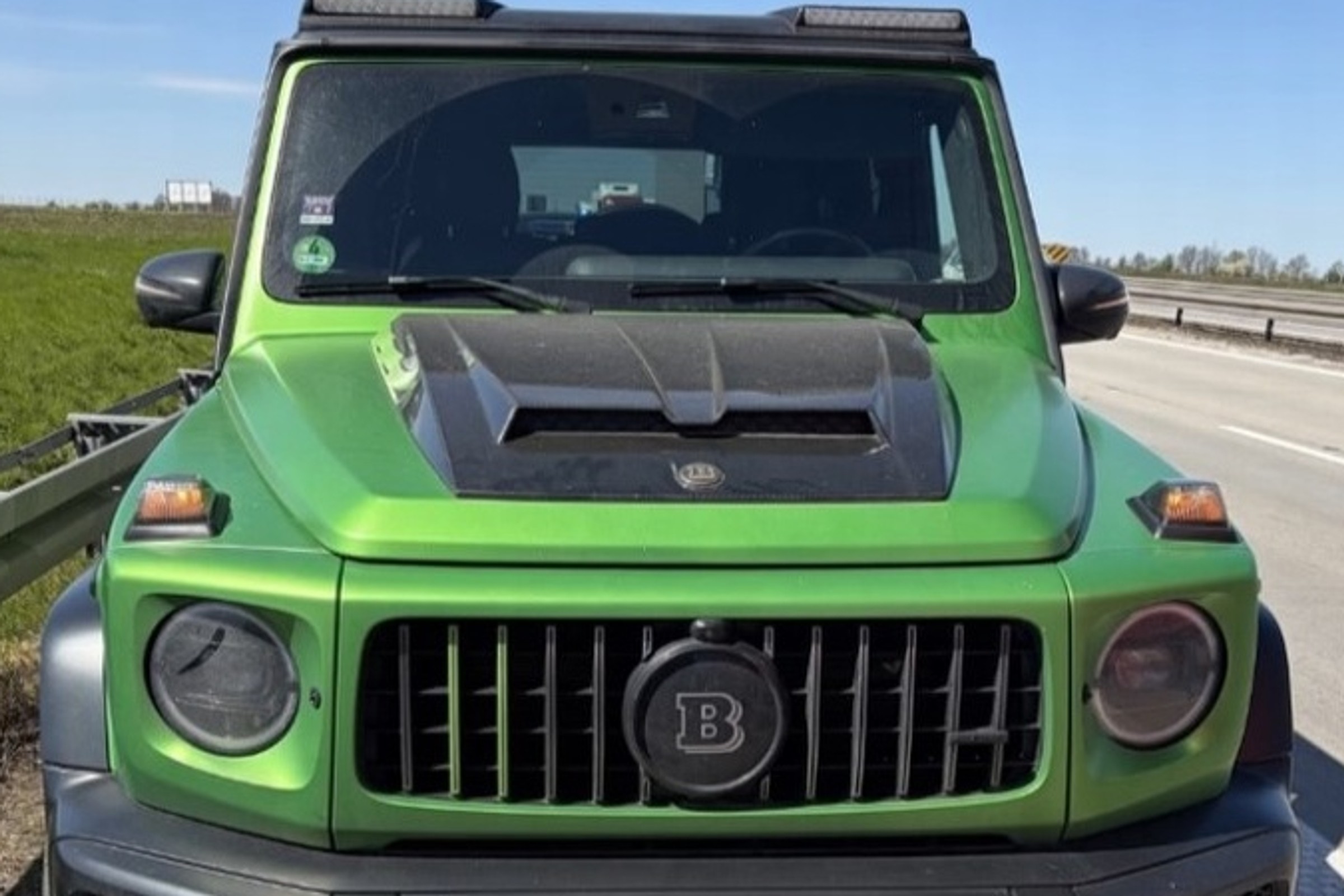 Policjanci namierzyli poszukiwanego Brabusa. Pościg za zieloną "bestią" na A4