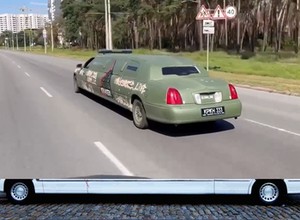 W Ukrainie pojawiła się... wojskowa limuzyna. W bojowych barwach