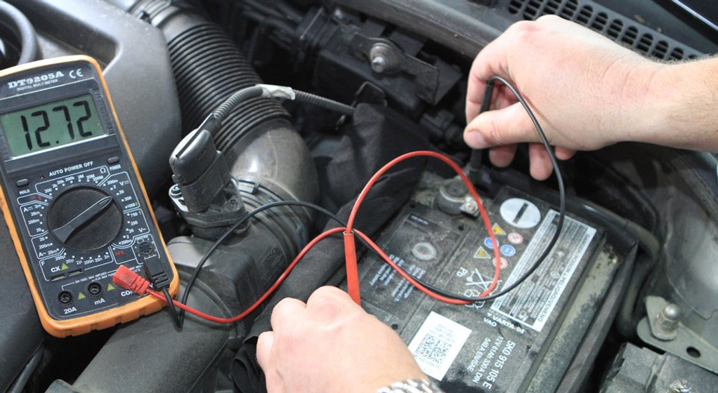 Akumulator, płyn w chłodnicy i światła: skontroluj ich stan przed zimą