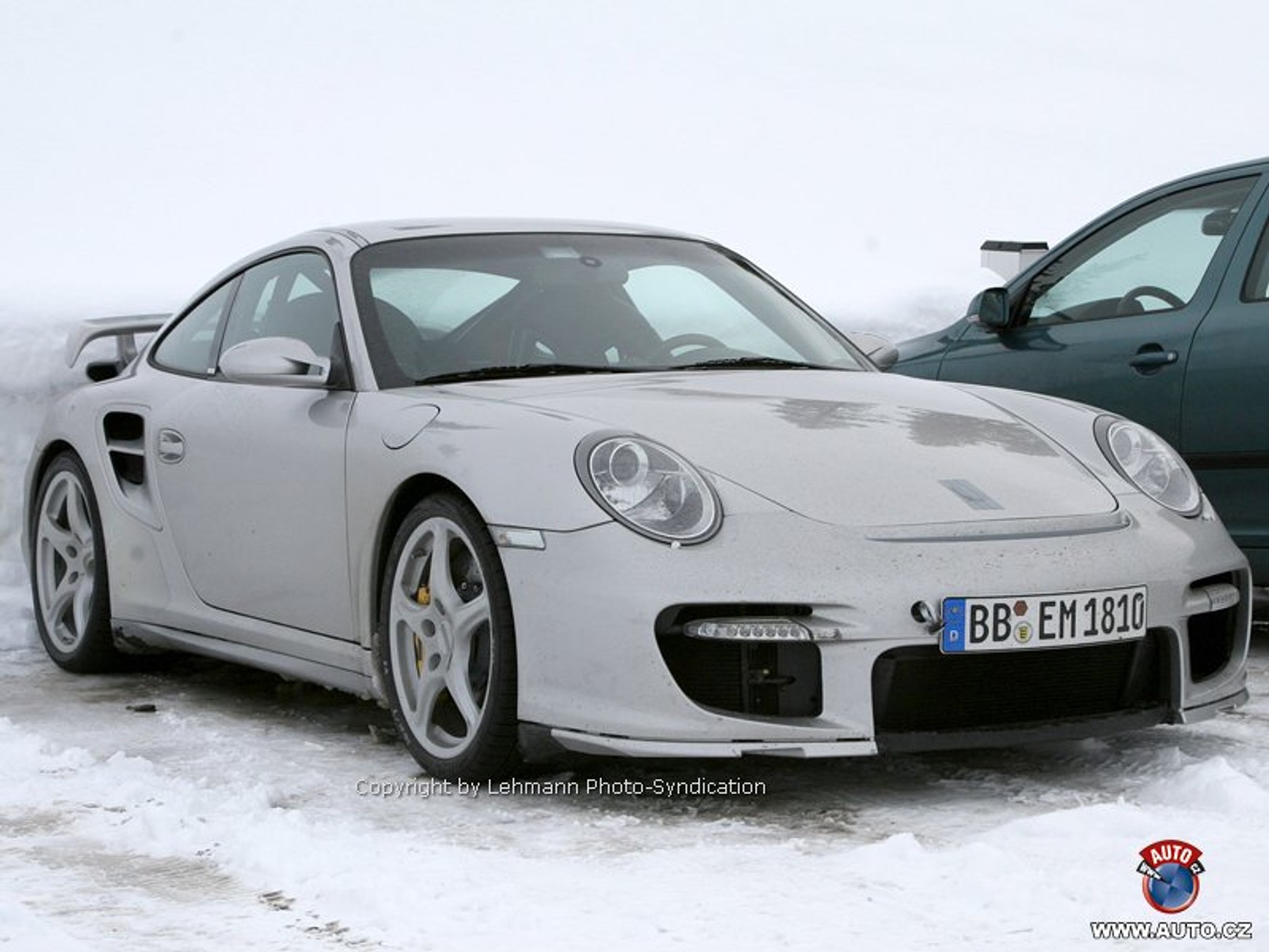 Zdjęcia szpiegowskie: nowe Porsche 911 GT2