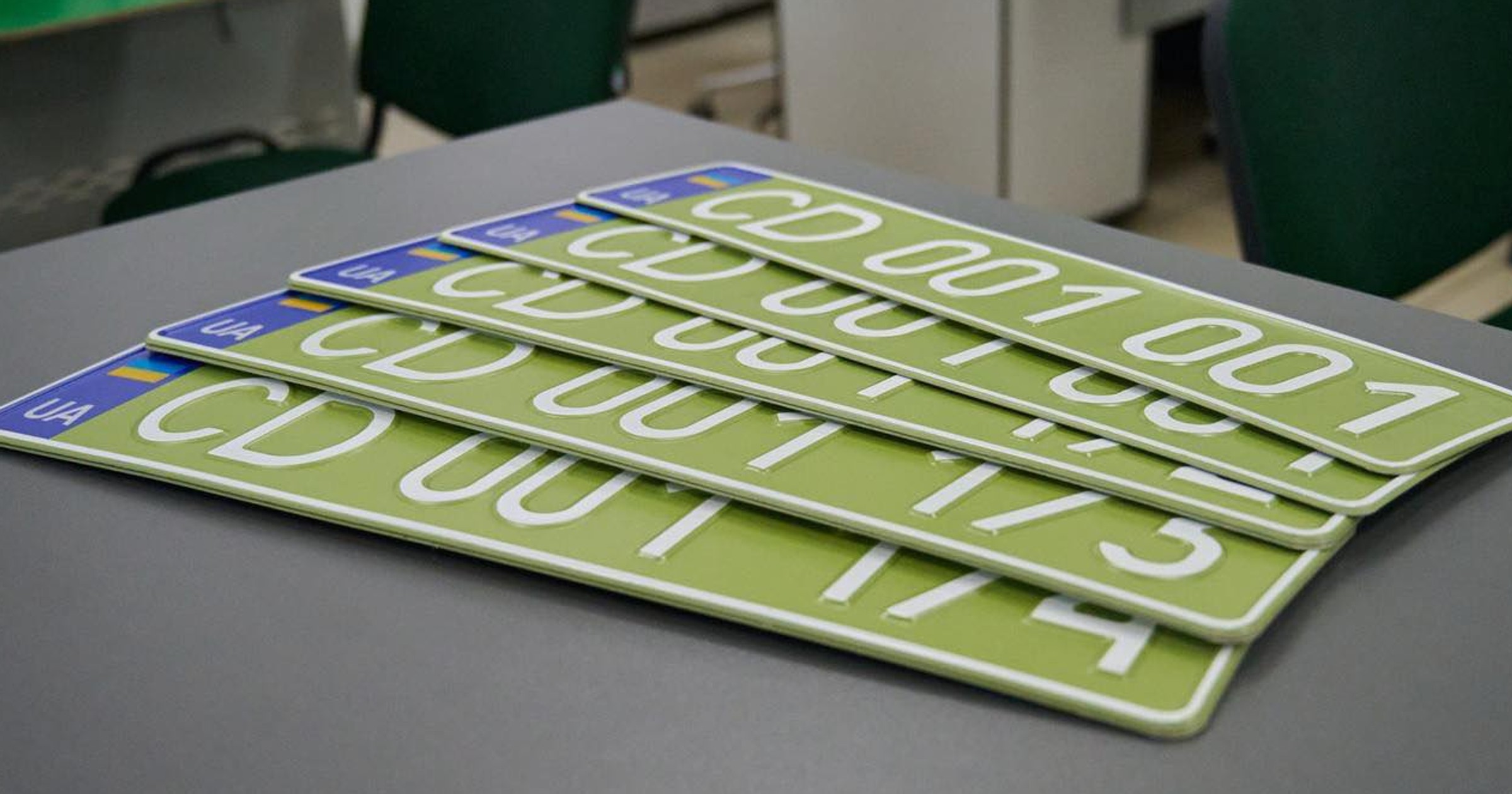 Oliwkowe tablice rejestracyjne w Ukrainie