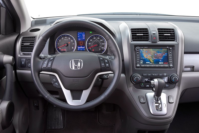 Honda CR-V: Modernizace vzhledu a nový motor 2.2 i-DTEC se samočinnou převodovkou