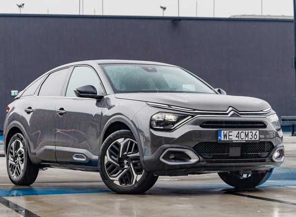 Citroen C4 przed faceliftingiem powoli znika z salonów. W tej cenie warto się nim zainteresować