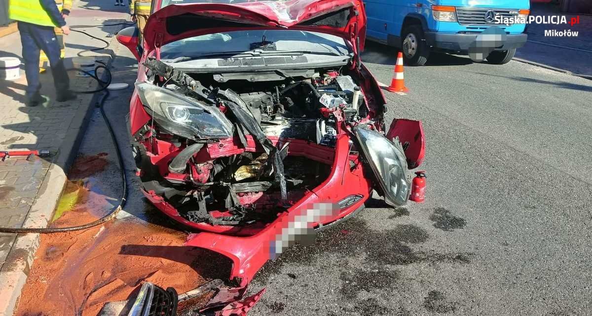 Sprawca kolizji twierdził, że nie zauważył busa, bo się zagapił