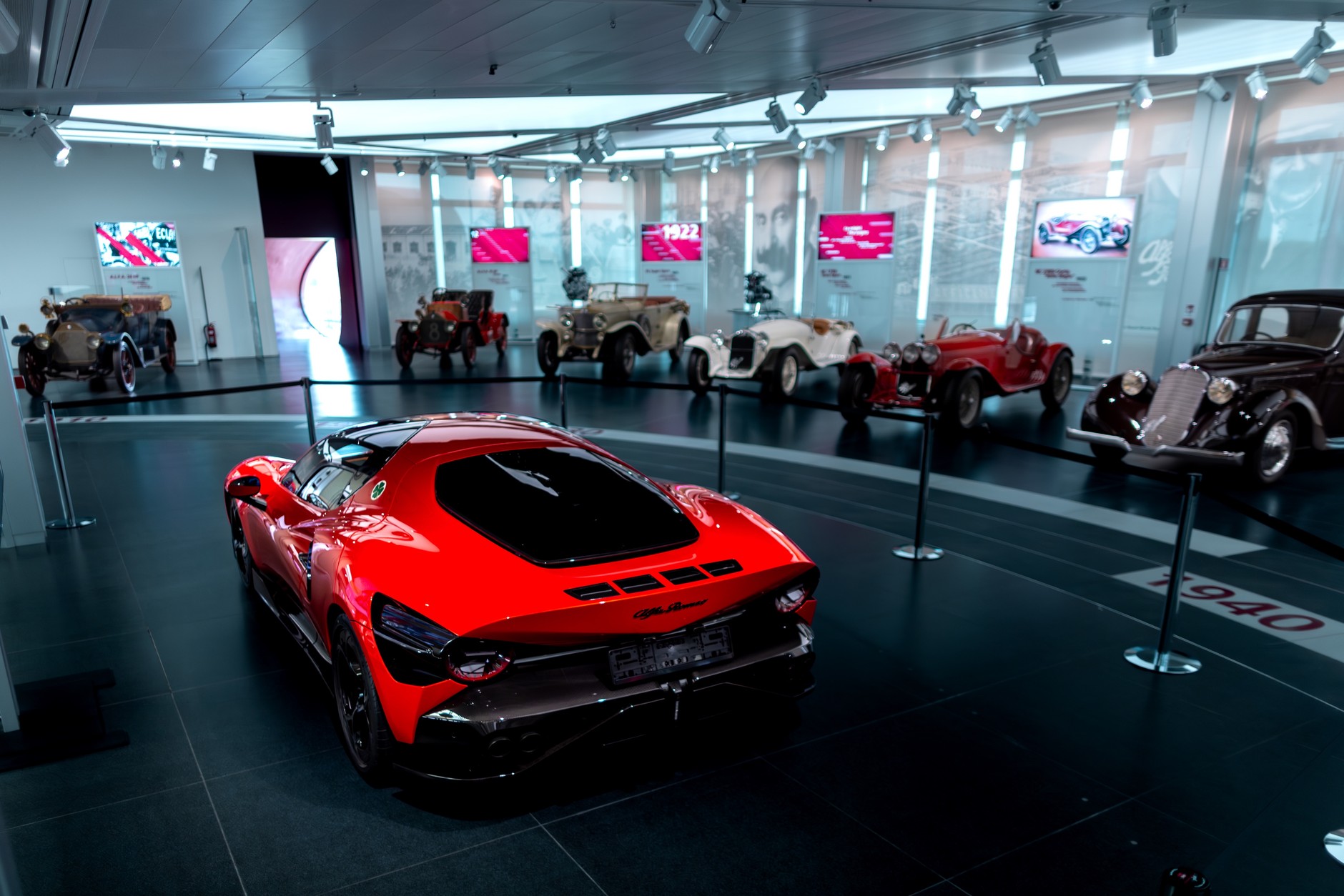 Alfa Romeo 33 Stradale w muzeum marki w Arese