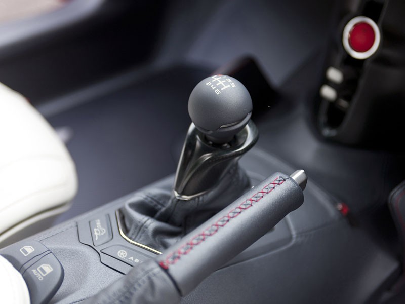 FT-86 - Toyobaru coupé