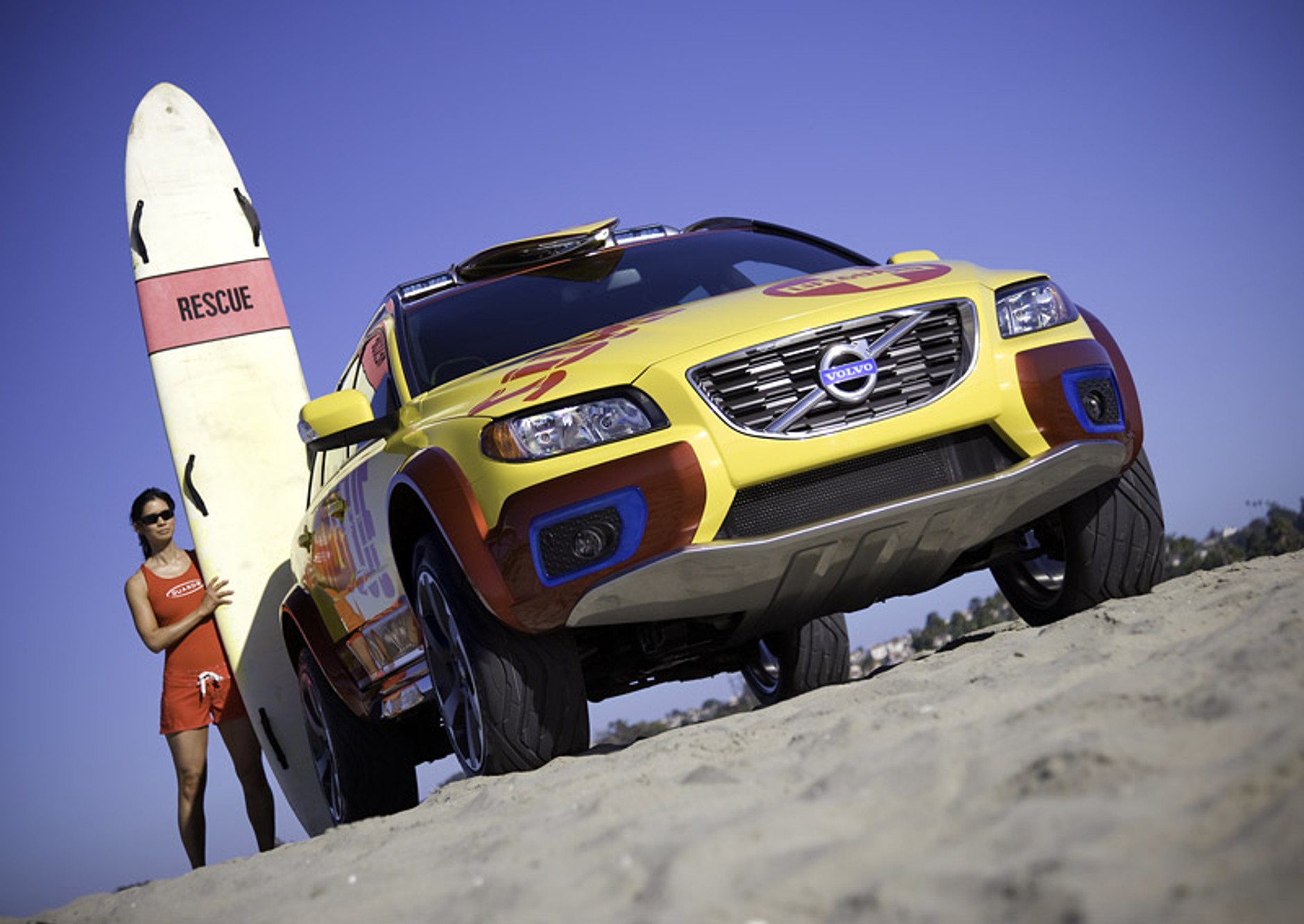 SEMA 2007: Volvo XC70 Surf Rescue Safety – stylowy ratownik