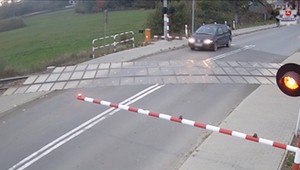 Musiał wyłamać szlaban. Walczył o życie. Sprawa oparła się o sąd [WIDEO]