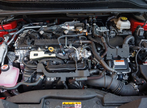 Nie będzie zakazu sprzedaży aut spalinowych po 2035 r. Komisja Europejska podjęła decyzję