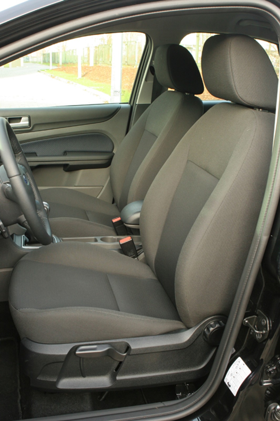 Kia Ceed, Opel Astra, Ford Focus - Dwa niszczyciele i stawiacz min