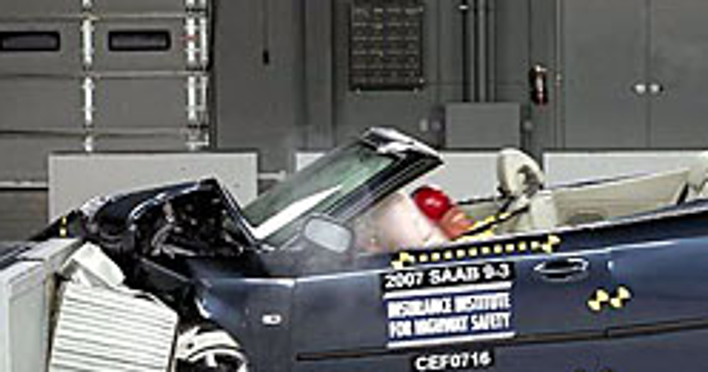 IIHS: najbezpieczniejsze kabriolety to Volvo C70 i Saab 9-3