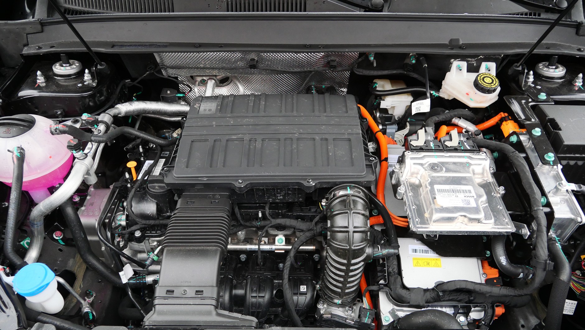 Chery Tiggo 4: dostęp do podzespołów pod maską jest wzorowy.