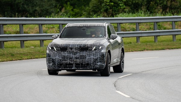 Nowe BMW X5 w specjalnym maskowaniu