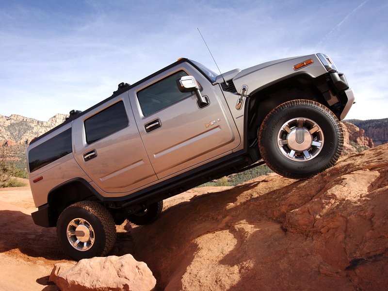 Hummer H2 z nowym silnikiem i wnętrzem