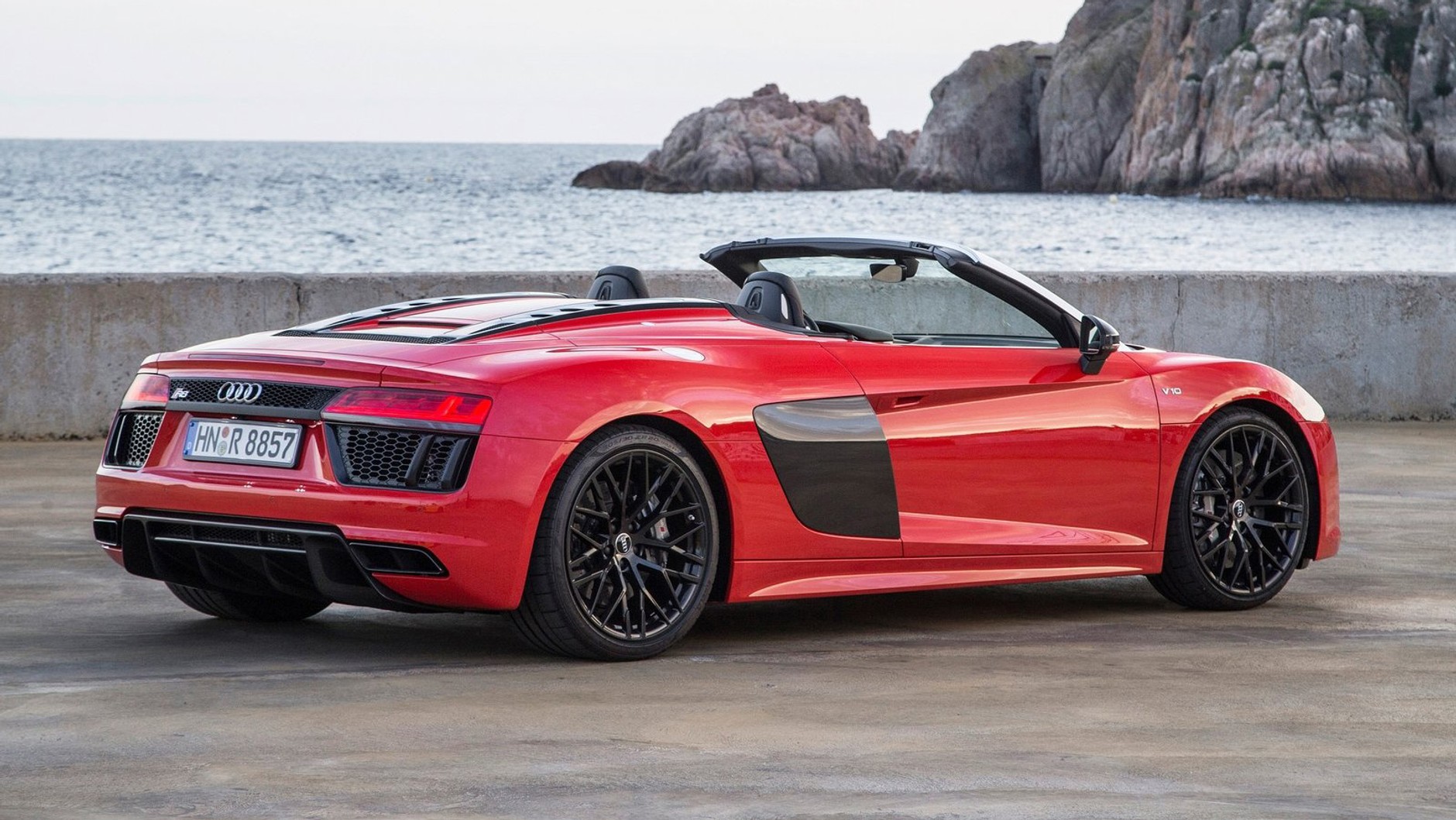 2. Audi R8 Spyder V10