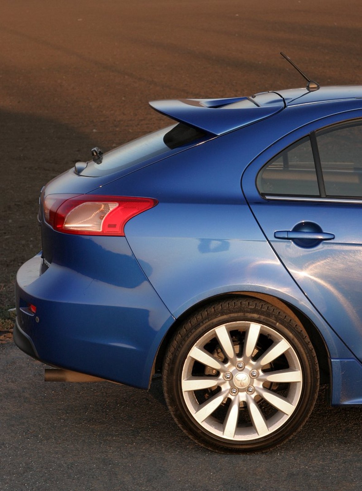 Mitsubishi Lancer Sportback 1.8 MIVEC – zwinny bliźniak