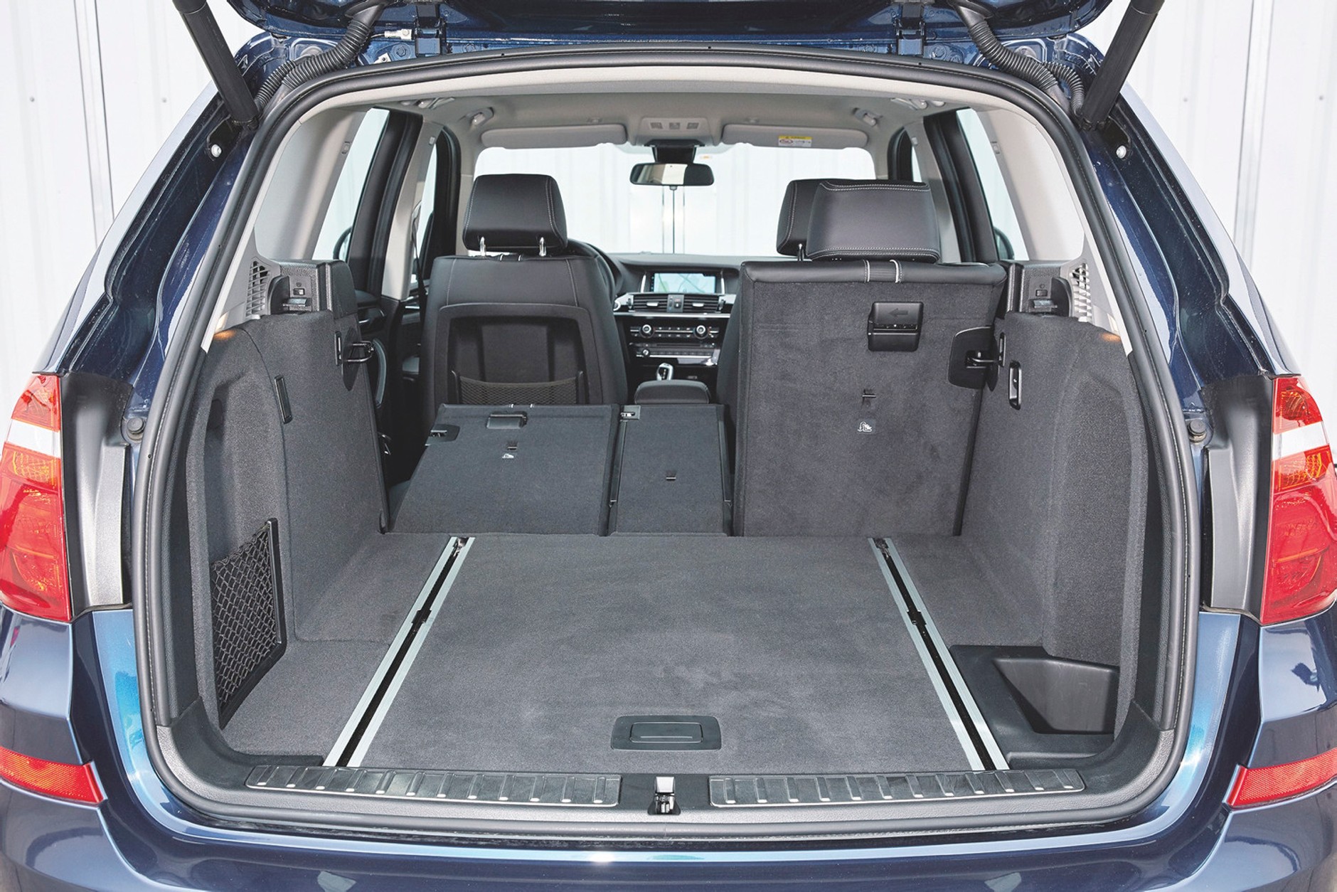 Nowe Audi Q5 kontra BMW X3, Land Rover Discovery Sport i Mercedes GLC