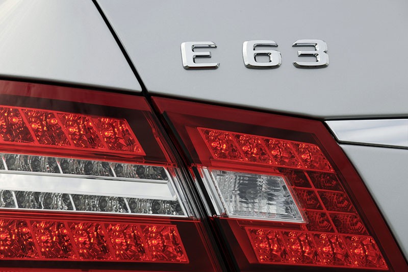 Mercedes-Benz E 63 AMG: pierwsze oficjalne zdjęcia i informacje