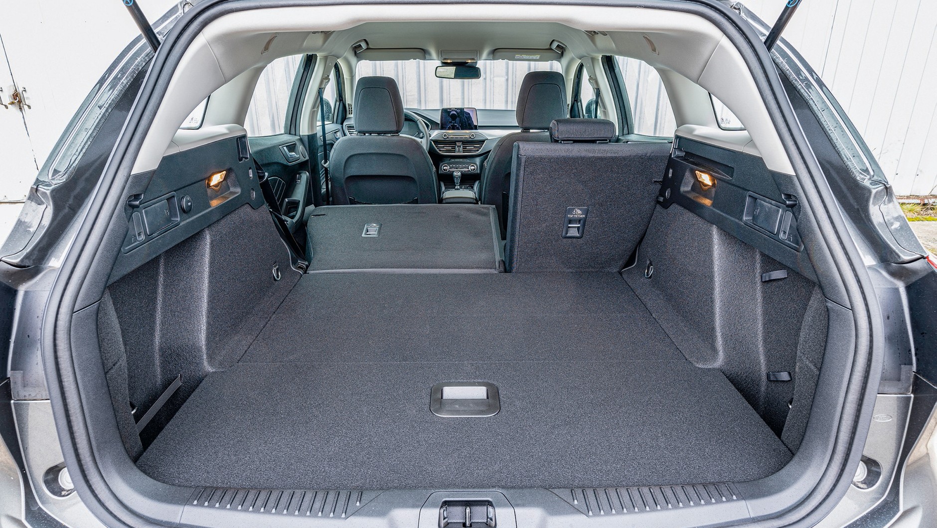 Ford Focus 1.0 EcoBoost - bagażnik kombi